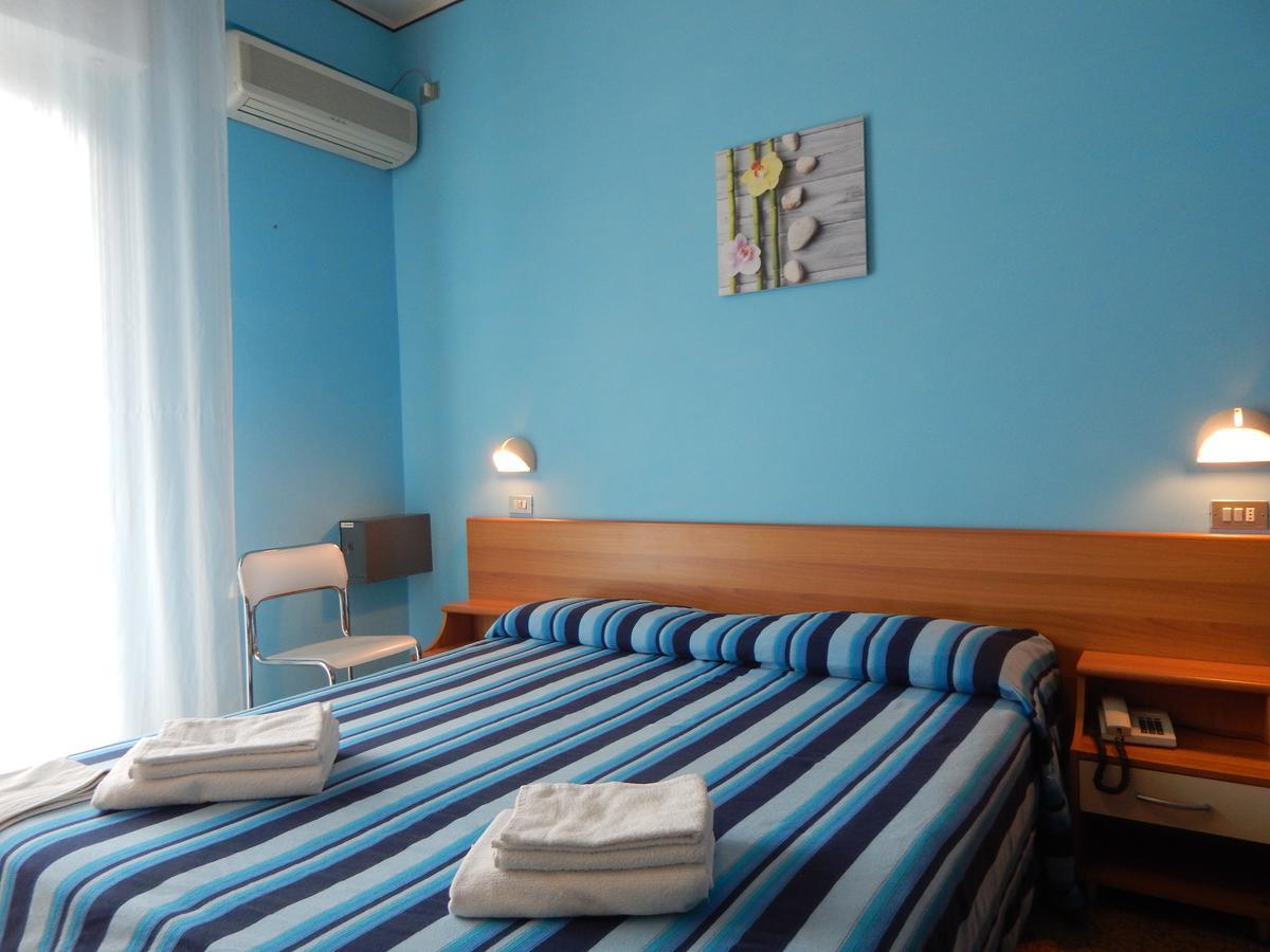 Hotel Vera Riccione Eksteriør bilde
