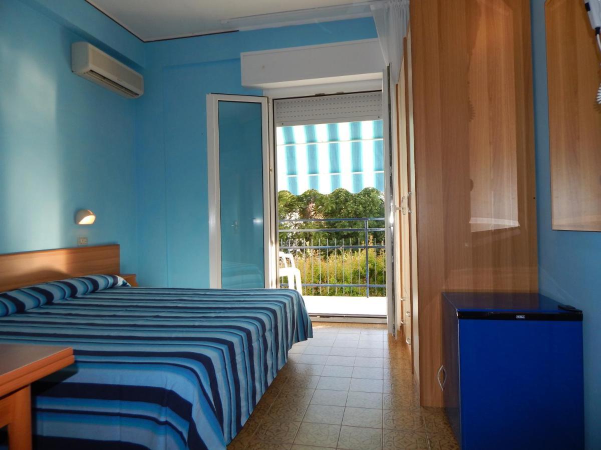 Hotel Vera Riccione Eksteriør bilde